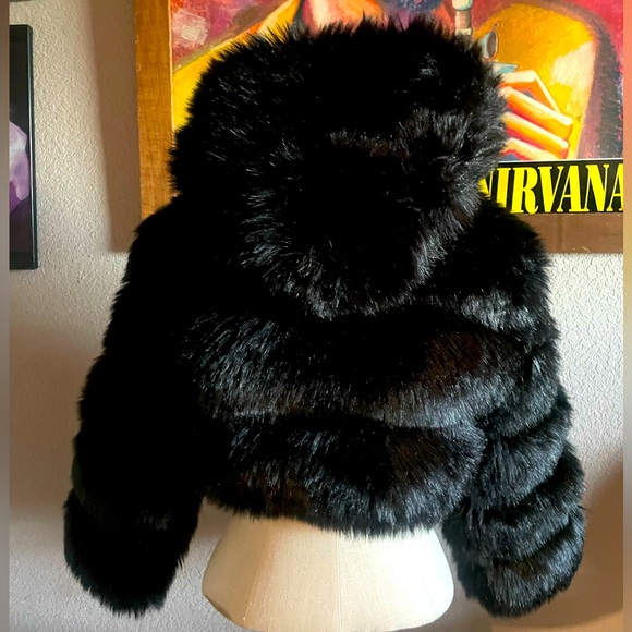Black faux fur cropped coat. Brand new. Excellent condition. - Picture 2 of 7